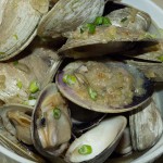 Clams cooked with scallions